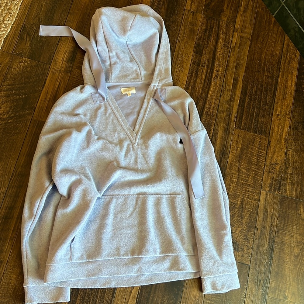 Lou and Grey Terry Cloth sweat shirt size large.
